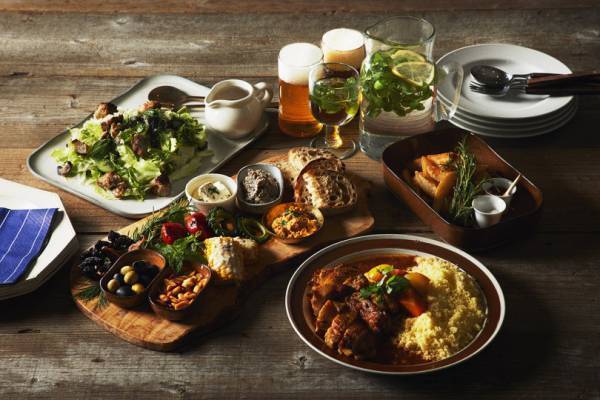 新木場の複合施設「カシカ」でハーブとビールを楽しむ新しいディナー。「mitosaya」江口宏志と「南風食堂」三原寛子が監修