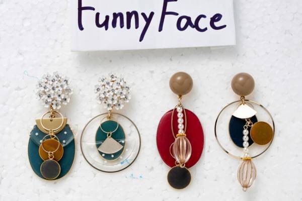 全31ブランドのアクセサリーが集まる2日間、「装苑 presents アクセサリー蚤の市」が表参道で開催