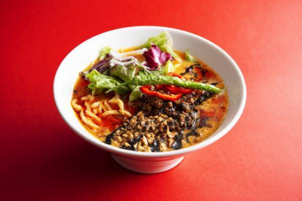 表参道ヒルズに担々麺やスパイシーヌードルなど旨辛刺激メニューが登場、夏の暑さを吹き飛ばせ!