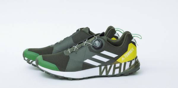 アディダス×ホワイトマウンテニアリングのコラボスニーカーに新カラー、ブラックとカーキが登場!