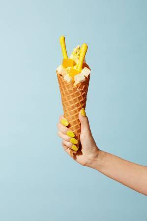 藤原ヒロシ率いる学生集団の展覧会、秋冬新作ポップアップ、夏のスイーツ食べ納めetc...今週末何する? 【気になるTopics】