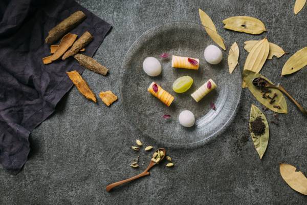 フルーツと香り高いスパイスで秋を楽しむデザートコース、星野リゾート 軽井沢ホテルブレストンコートに登場