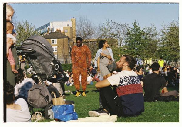 海の向こう...写真家・草野庸子の写真集 『Across the Sea』がroshin booksより刊行