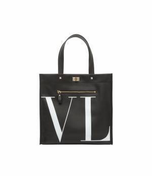 ヴァレンティノ、新宿伊勢丹でポップアップを開催! モンクールとコラボしたダウンコートを発売