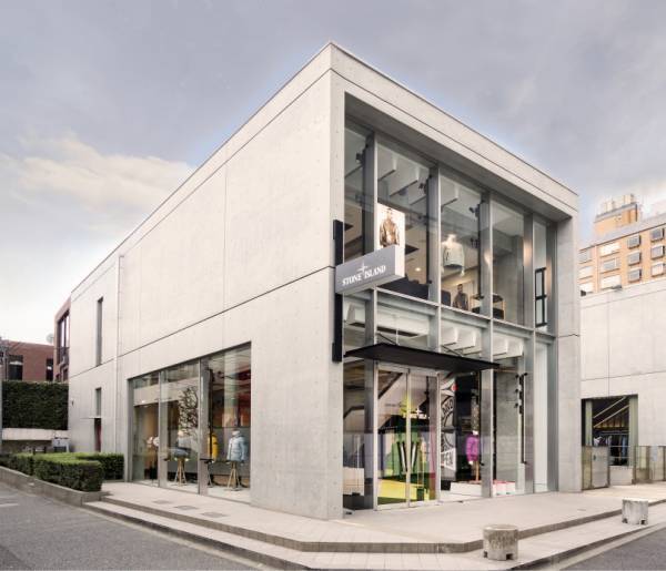 ストーンアイランドが国内初の旗艦店を南青山にオープン! 限定ジャケットの発売も
