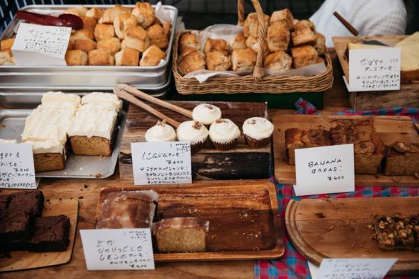 横浜の海でワイン100種類を飲み比べ! スイーツやフードも楽しめるワインマーケット初開催