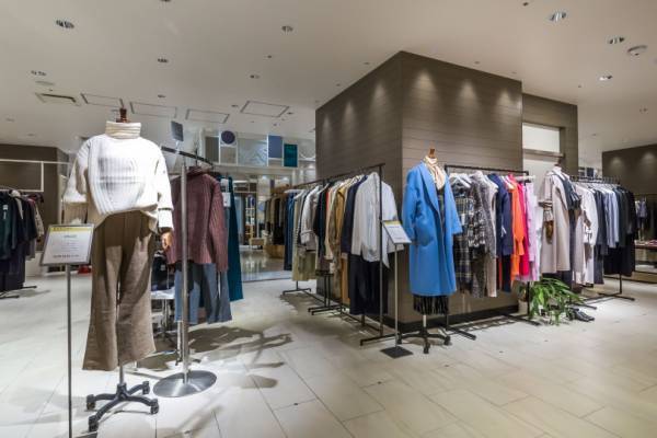 カレンテージとヴィルドのポップアップストアが新宿伊勢丹で開催中! 今を生きる女性に寄り添うデイリーワードローブを提案