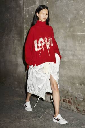 モンクレール ジーニアスから最新コレクション到着、クリエイティブなアプローチで魅せる「The Next Chapter」