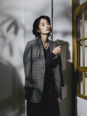 辛口デザインのプラチナジュエリーで、モードな女っぽさを手に入れる【vol.2 クールに引き立つプラチナジュエリー】