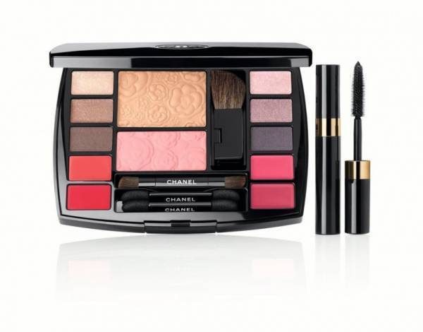 シャネルがホリデー限定アイテムのポップアップを新宿伊勢丹で開催!