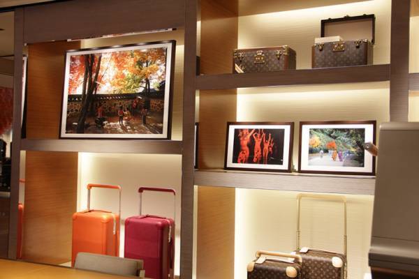 ルイ・ヴィトンのフォトブック『ファッション・アイ』シリーズに篠山紀信による新作が登場