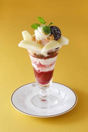 資生堂パーラーにラ・フランスを贅沢に使った限定パフェが登場