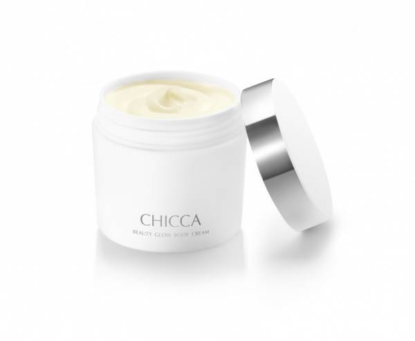 キッカの2018ウィンターコレクション登場! ピンクメイクを叶えるクリスマス限定セット