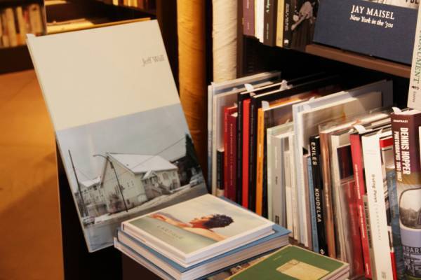 六本木の青山ブックセンター跡地に入場料制&喫茶併設の本屋「文喫」オープン。嗜み方をレポート