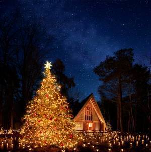 軽井沢高原教会をランタンキャンドルが照らす、幻想的な「クリスマスキャンドルナイト」が開催