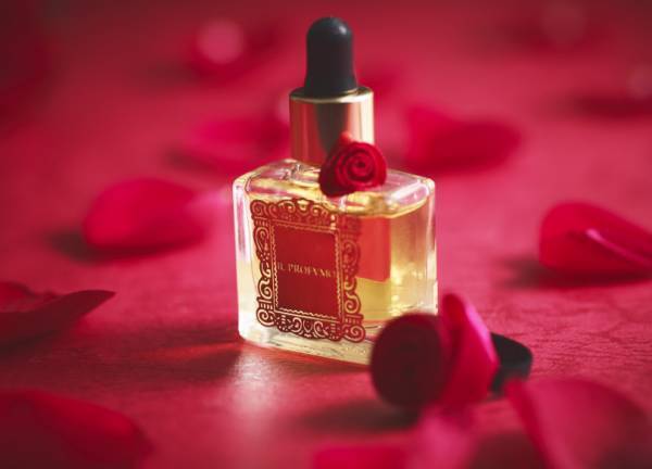 コンラッド東京、フォトジェニックないちごスイーツのアフタヌーンティーを開催!