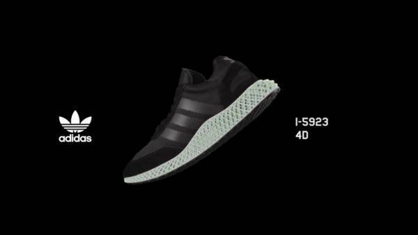 アディダス オリジナルスの新コレクション「Never Made」から、オールブラックの新作8モデルが登場