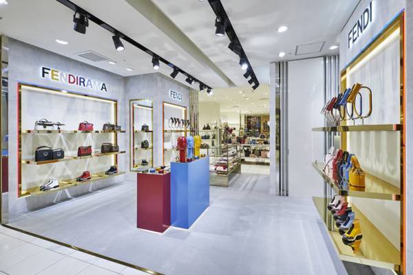 フェンディ、新作ホリデーコレクション「フェンディラマ」のポップアップイベントを新宿伊勢丹で開催