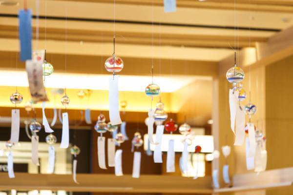 東京ミッドタウンに光と霧のデジタルアート庭園が出現! 都会の真ん中で“日本の夏の涼”を体感