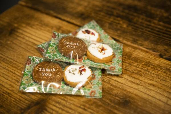 【OL食事情at 22:30PM】ちょっぴりセンチメンタルな夜にも行きたい、フラワー・ヒーリングバー。池袋「HANABAR」