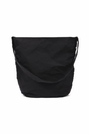 アエタ×ザ ライブラリー、初の別注コート＆バッグが誕生