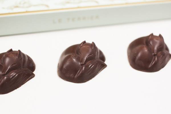 すやすや眠るキツネのチョコレート。パリから届いたかわいい手土産【EDITOR'S BLOG】