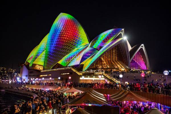 ラフォーレミュージアム原宿で気鋭のアーティストたちによる展覧会開催