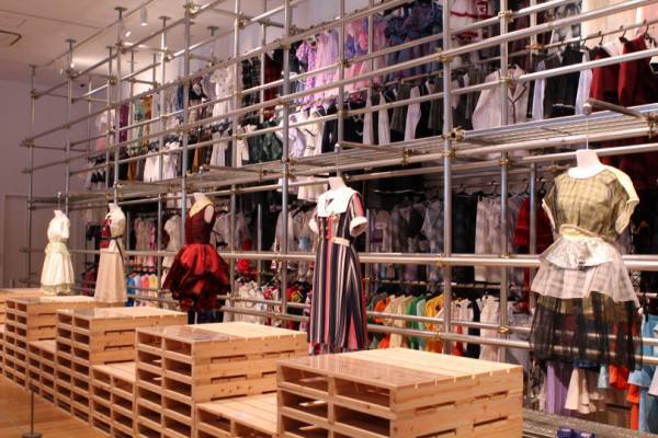 齋藤飛鳥＆堀未央奈＆与田祐希が来場した「乃木坂 46 Artworks だいたいぜんぶ展」をレポート