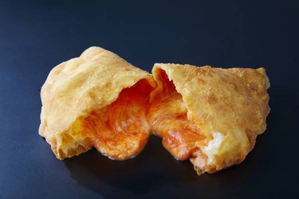 イタリア・ミラノで人気の包み揚げピザ専門店「イル パンツェロット」が代官山に日本初上陸!