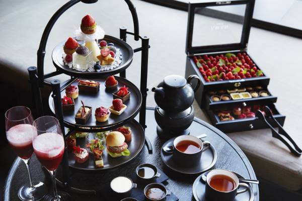 アマン東京、ジュエリーボックスからいちごを選び完成させるアフタヌーンティーが登場