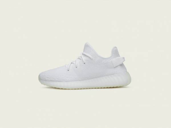 アディダス×カニエ・ウエストの大人気コラボモデル、「YEEZY BOOST 350 V2 TRIPLE WHITE」が再販売