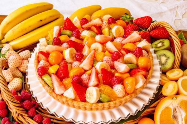 キル フェ ボン、プレミアムなフルーツタルトを発売! グリーティング切手発売を記念した贅沢な美味しさ