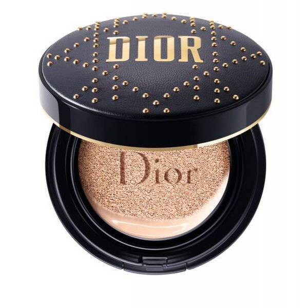 ディオールから、感動的な美しさが24時間続く新作リキッドファンデ―ション発売!