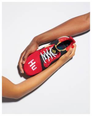 アディダス オリジナルス×ファレル・ウィリアムス。チャイニーズ・イヤーを祝福した新作2モデル