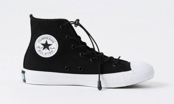 ズッカ×コンバース、機能性抜群なモノトーンのハイカットスニーカーが登場