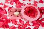ラデュレの2019年バレンタインはハート形マカロン。“恋占い”をモチーフにバラの花を散りばめた限定ボックス