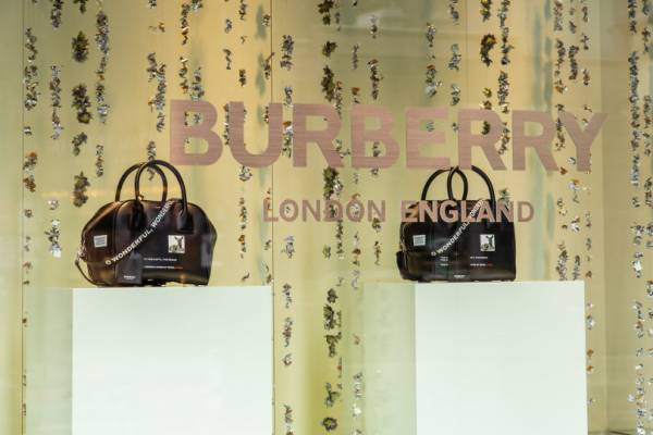 リカルド・ティッシによる新生バーバリー世界をいち早く体感、新宿伊勢丹のポップアップをレポート