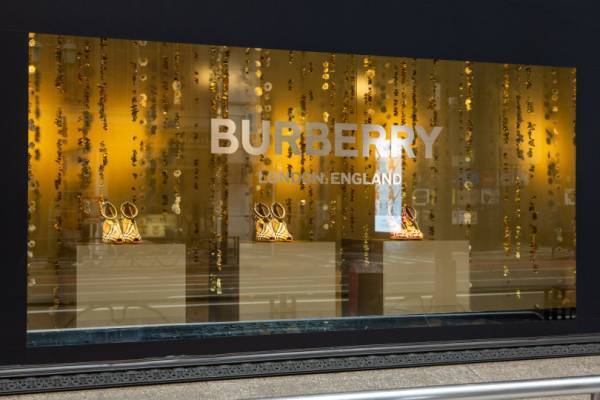 リカルド・ティッシによる新生バーバリー世界をいち早く体感、新宿伊勢丹のポップアップをレポート