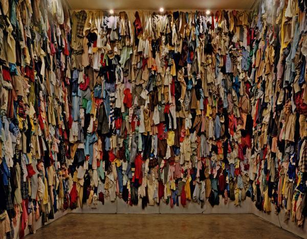 現代のフランスを代表する作家クリスチャン・ボルタンスキーの回顧展が国立新美術館で開催