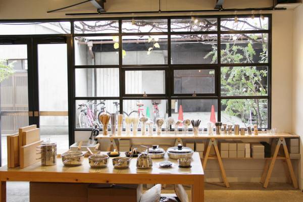 使うことで気づく日用品の魅力。こだわりの一品が見つかる京都の「LADER」【京都の旅】