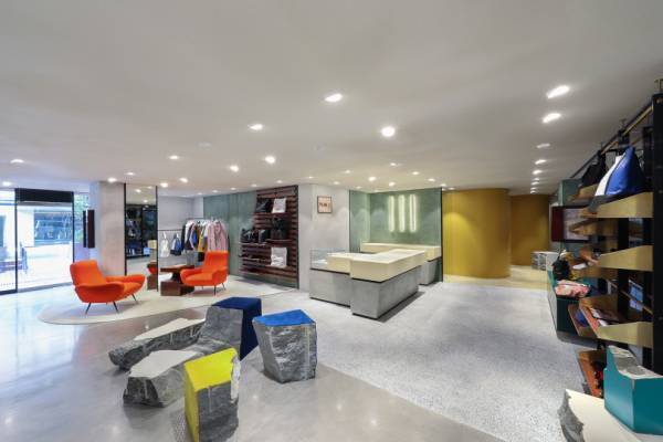 マルニ創業者の娘カロリーナ・カスティリオーニが手がけるPlan Cの世界初旗艦店が青山にオープン