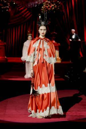 ドルチェ＆ガッバーナ、127ルックで見せたニューエレガンス【2019-20秋冬ウィメンズ】