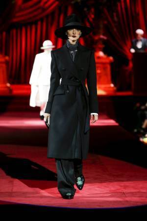 ドルチェ＆ガッバーナ、127ルックで見せたニューエレガンス【2019-20秋冬ウィメンズ】