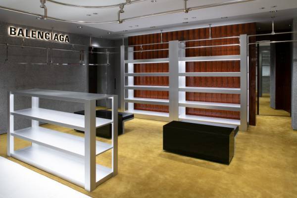 バレンシアガ、伊勢丹メンズに初のメンズストアをオープン