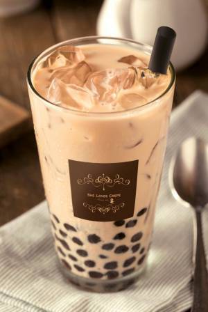 横浜赤レンガ倉庫の春祭り! 移動遊園地とビール...大人も子どもも楽しめる「フリューリングスフェスト」