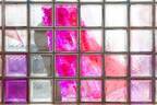 銀座メゾンエルメスでアーティスト湊茉莉の日本初個展、鮮やかな色彩で描かれる移ろいゆく時間と文明の痕跡
