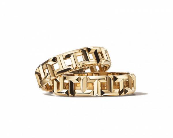 「ティファニー T」コレクションに、アイコニックなデザインの新作リングが仲間入り