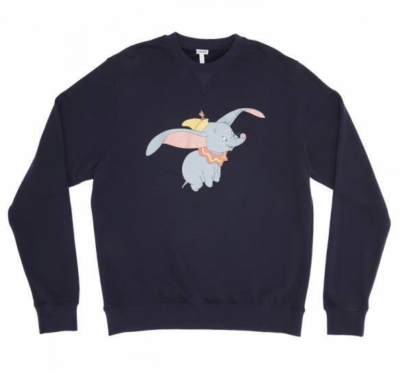 ロエべから、ディズニー「ダンボ」のデザインを施したカプセルコレクションが登場!