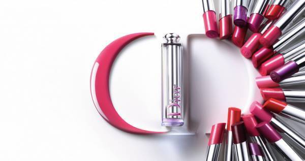 カーラ・デルヴィーニュが来日したディオール新作リップ発売イベント!