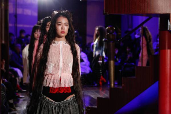 【ルック】ジェニー ファックス2019-20秋冬コレクション